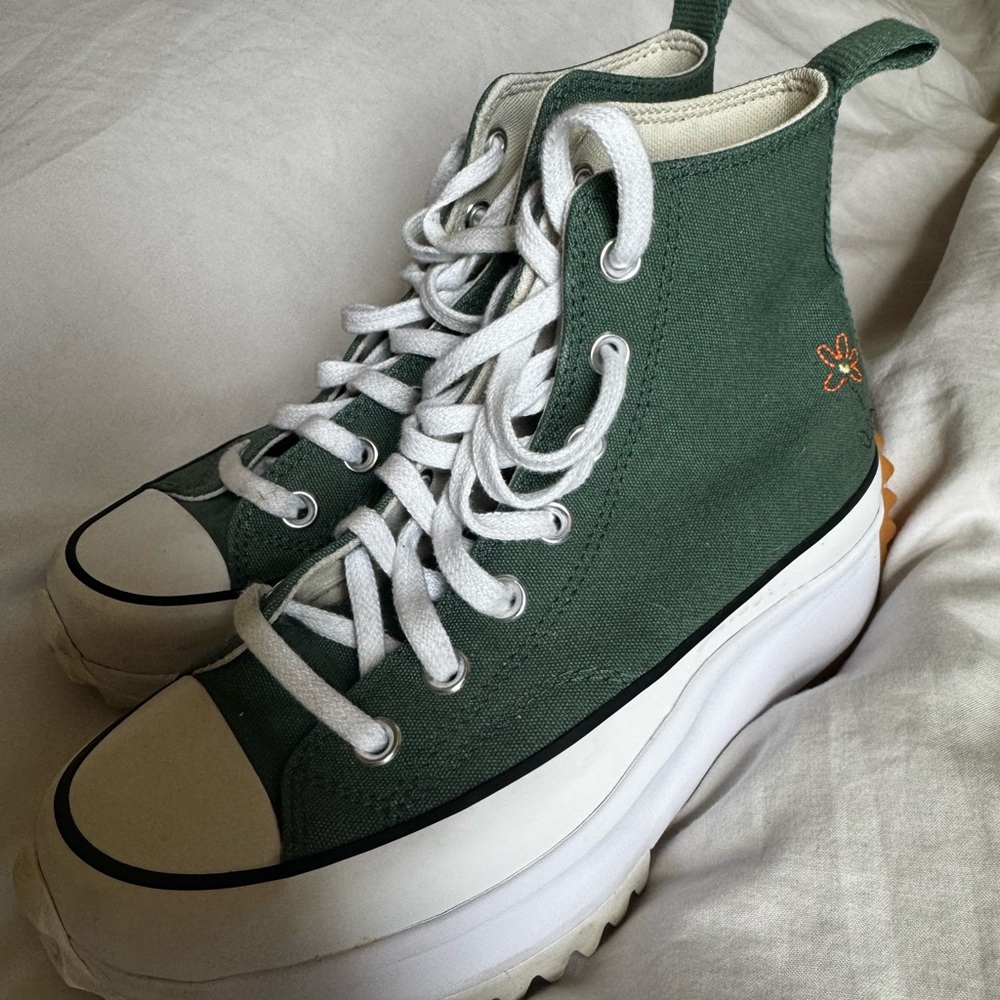 Converse High-Top Run Star Hike Little Flowers size 6.5